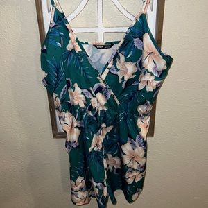 Floral romper never worn
